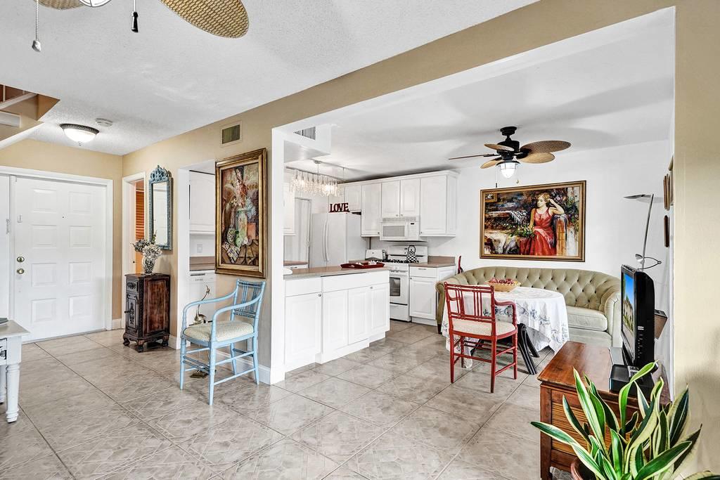 7200 Northwest 2nd Avenue, Unit 7 Boca Raton, FL 33487 - Photo 5 of 28 DSC01257