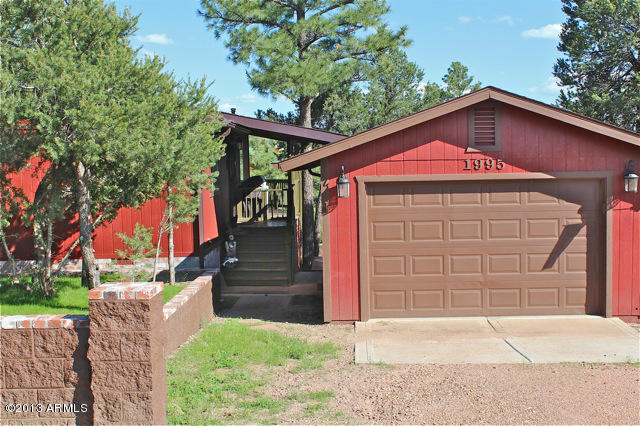 1995 Broken Arrow Road Overgaard, AZ 85933 - Photo 28 of 34 Home-Front5