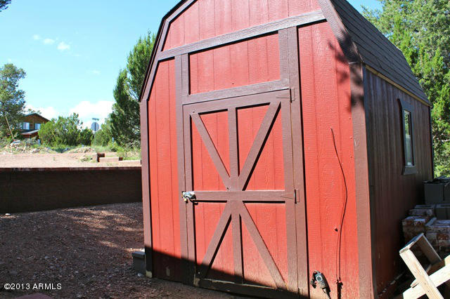 1995 Broken Arrow Road Overgaard, AZ 85933 - Photo 31 of 34 Shed