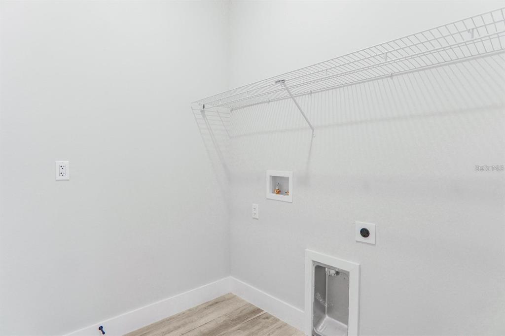 4540 Southwest 170th Street Road Ocala, FL 34473 - Photo 32 of 34 a view of small space with empty racks