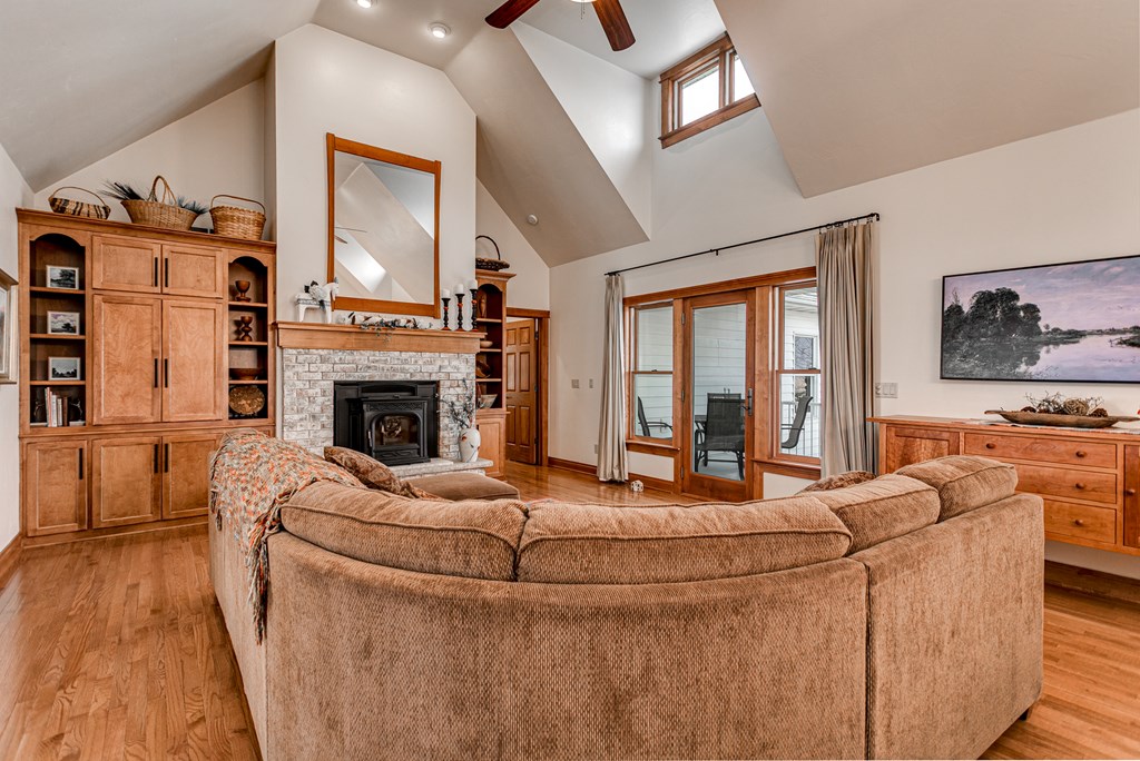 4951 Country View Road Sturgeon Bay, WI 54235 - Photo 6 of 77 Gallery Image 6