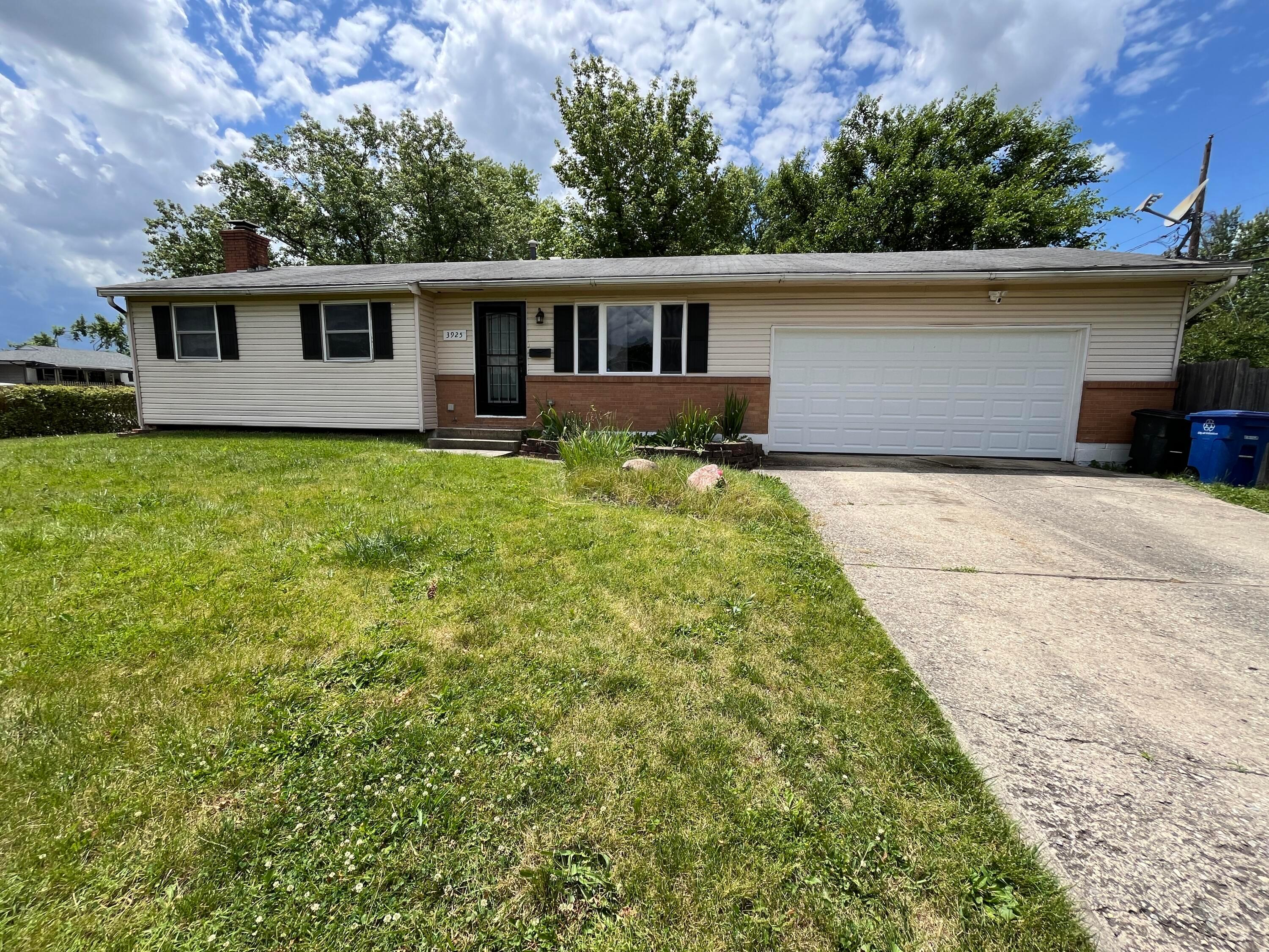 3925 Bonita Road Columbus, OH 43232 - Photo 2 of 27 IMG_2739