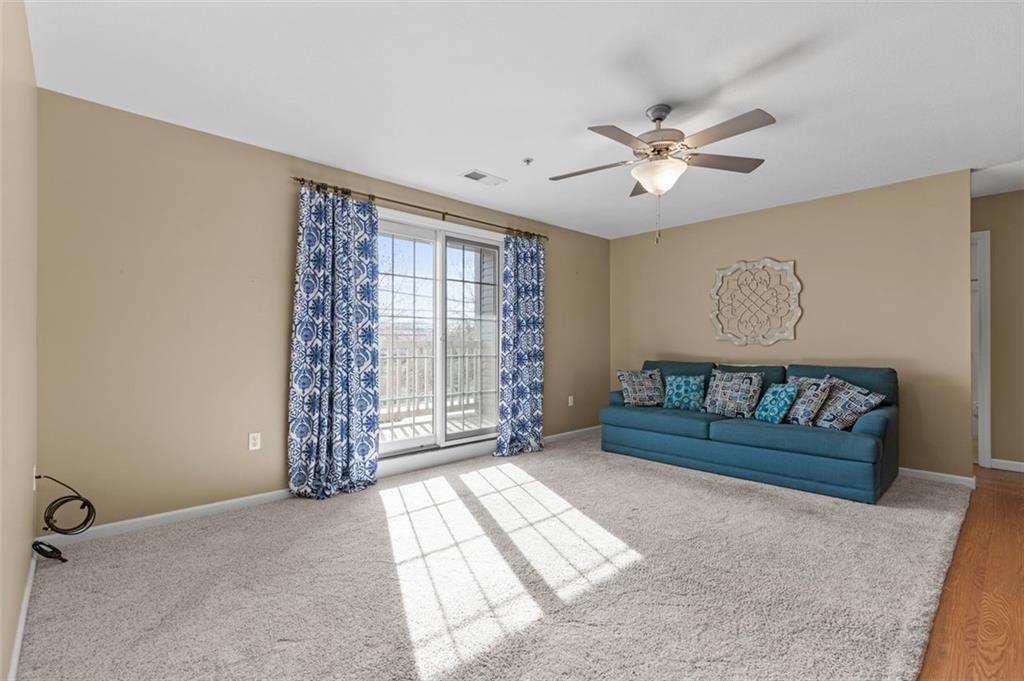 1 Coraopolis Road Coraopolis, PA 15108 - Photo 5 of 24 a living room with furniture and a window