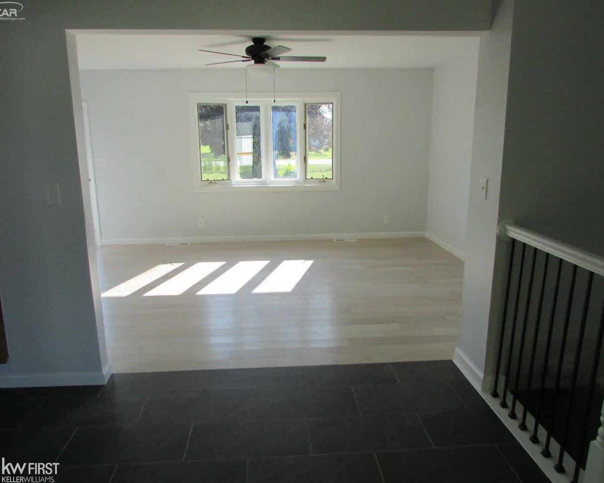 21356450-6.JPG