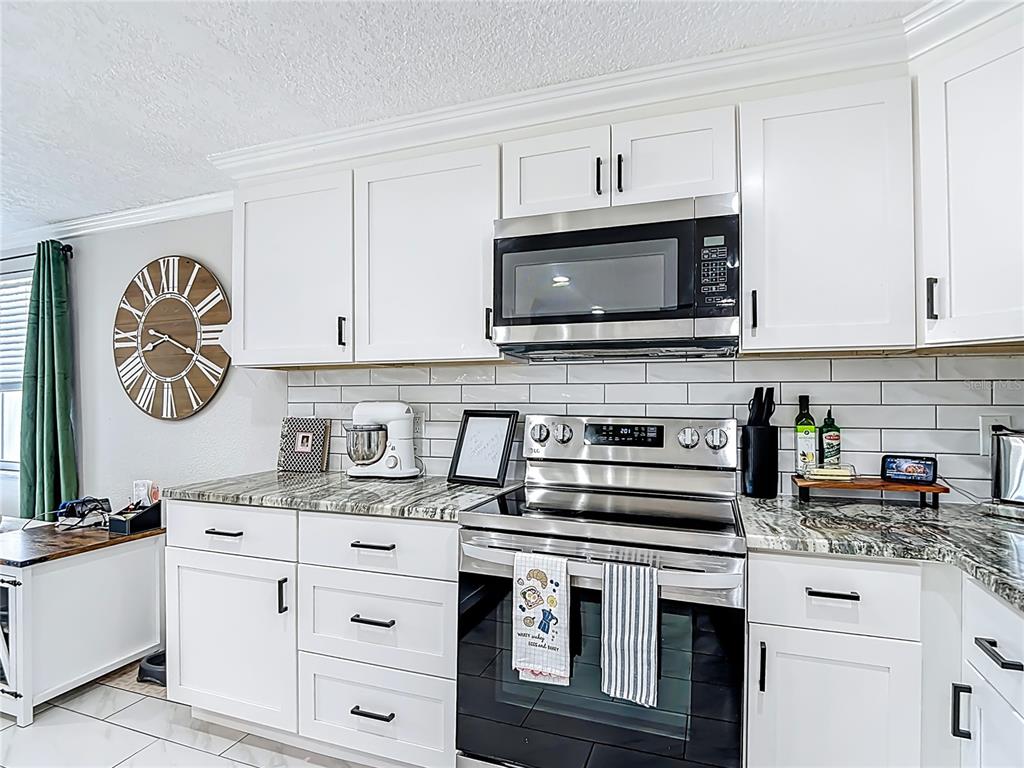 9430 Palm Avenue Port Richey, FL 34668 - Photo 13 of 51