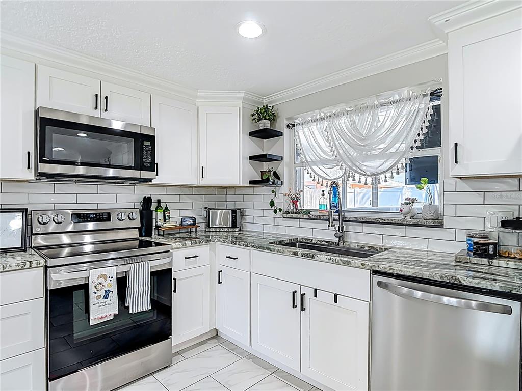 9430 Palm Avenue Port Richey, FL 34668 - Photo 14 of 51