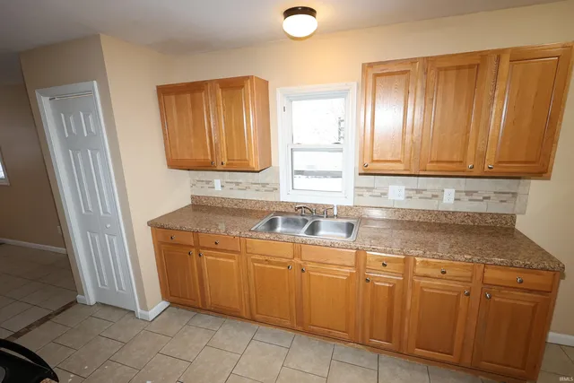 $138,900 | 327 Harding Avenue, Mishawaka, IN 46544