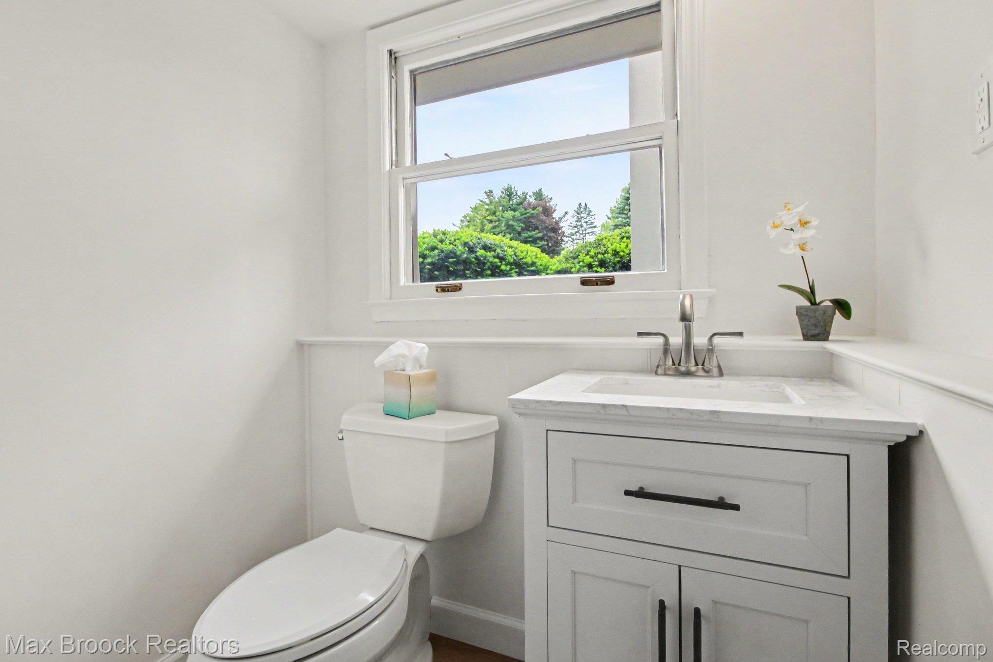 3781 Quarton Road Bloomfield Hills, MI 48302 - Photo 20 of 33 Half bath in lower level