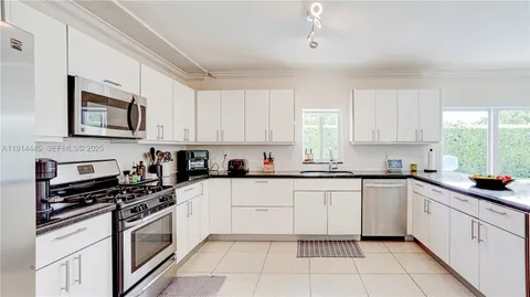 $995,000 | 9573 Southwest 57th Street, Miami, FL 33173