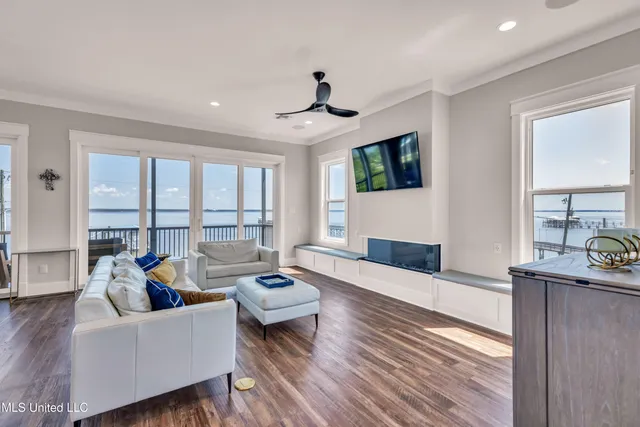 $1,085,000 | 1908 North Beach Boulevard, Bay St. Louis, MS 39520