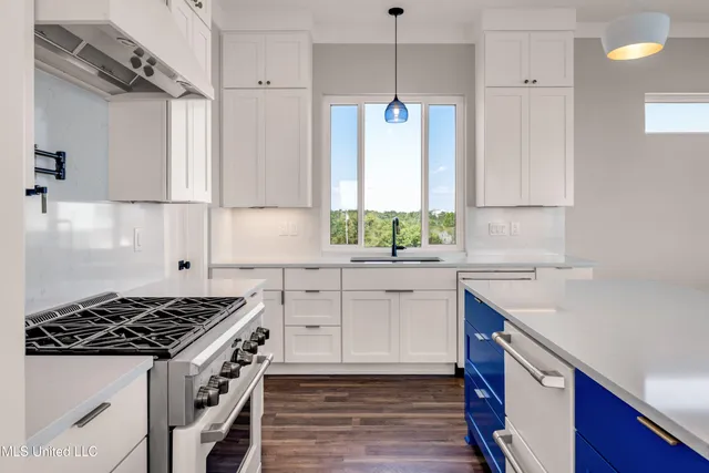 $1,085,000 | 1908 North Beach Boulevard, Bay St. Louis, MS 39520