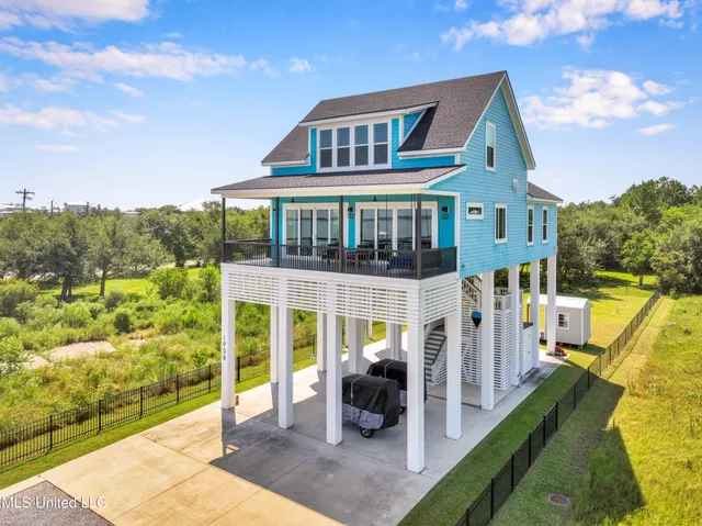 $1,085,000 | 1908 North Beach Boulevard, Bay St. Louis, MS 39520