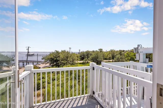 $1,085,000 | 1908 North Beach Boulevard, Bay St. Louis, MS 39520