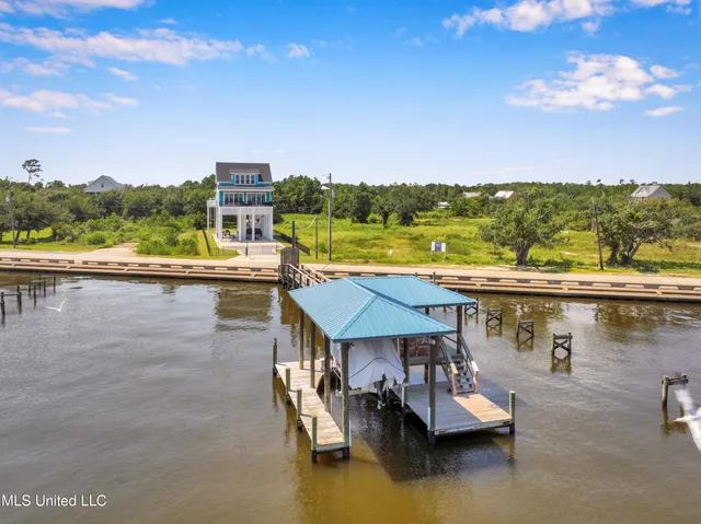 $1,085,000 | 1908 North Beach Boulevard, Bay St. Louis, MS 39520