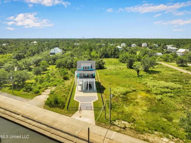 $1,085,000 | 1908 North Beach Boulevard, Bay St. Louis, MS 39520