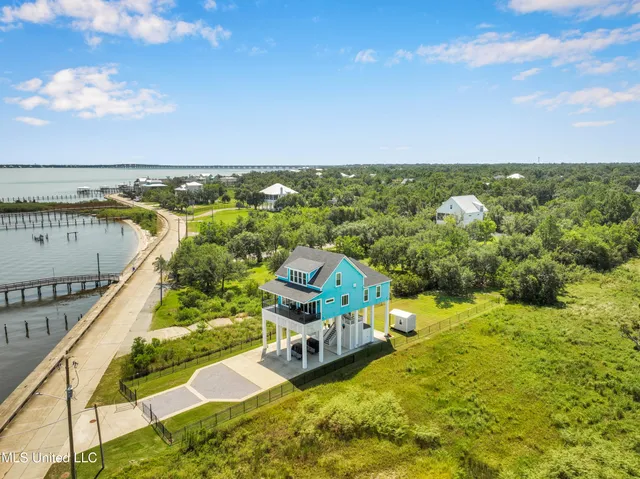 $1,085,000 | 1908 North Beach Boulevard, Bay St. Louis, MS 39520