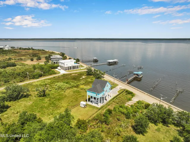 $1,085,000 | 1908 North Beach Boulevard, Bay St. Louis, MS 39520