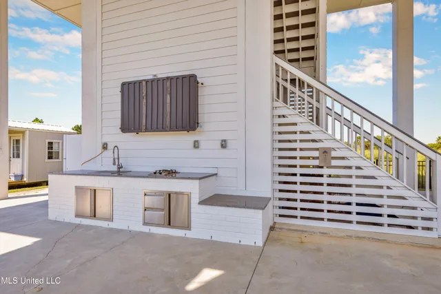 $1,085,000 | 1908 North Beach Boulevard, Bay St. Louis, MS 39520