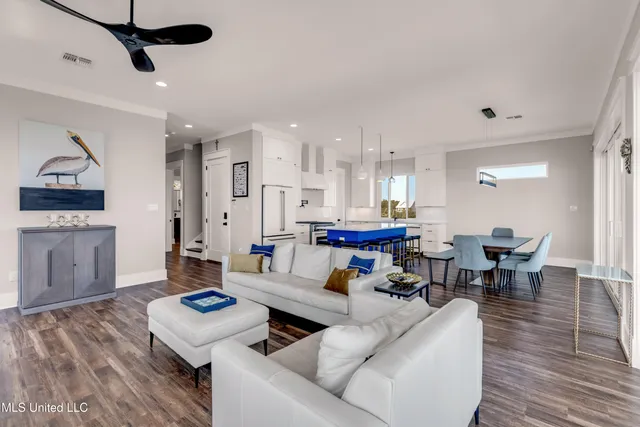 $1,085,000 | 1908 North Beach Boulevard, Bay St. Louis, MS 39520