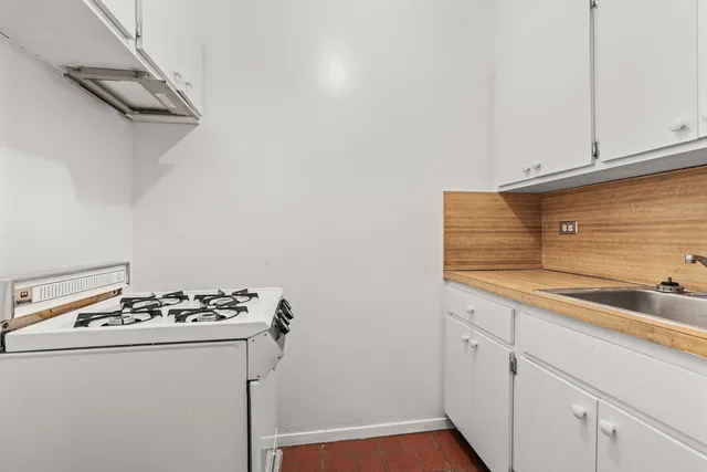$459,000 | 120 East 36th Street, Unit 3E | Murray Hill