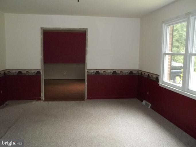 773 Courthouse Road Stafford, VA 22554 - Photo 2 of 19 Living Room