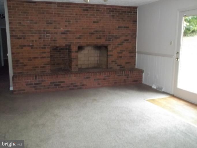 773 Courthouse Road Stafford, VA 22554 - Photo 11 of 19 Family Room