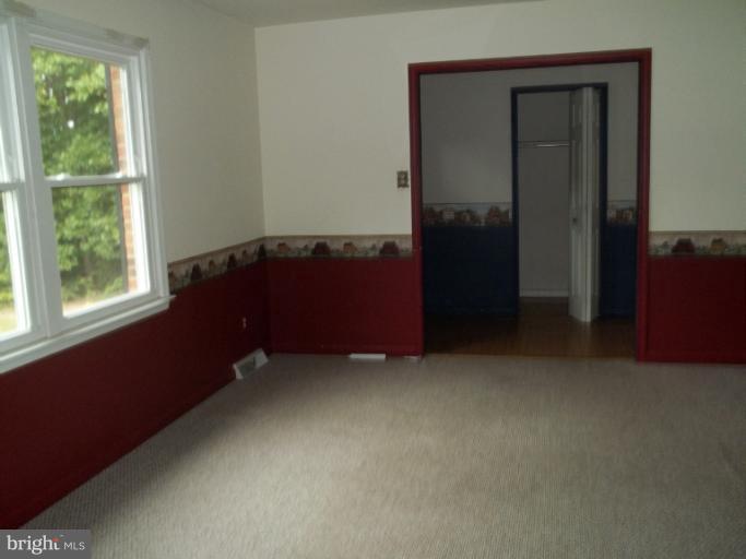 773 Courthouse Road Stafford, VA 22554 - Photo 16 of 19 Living Room