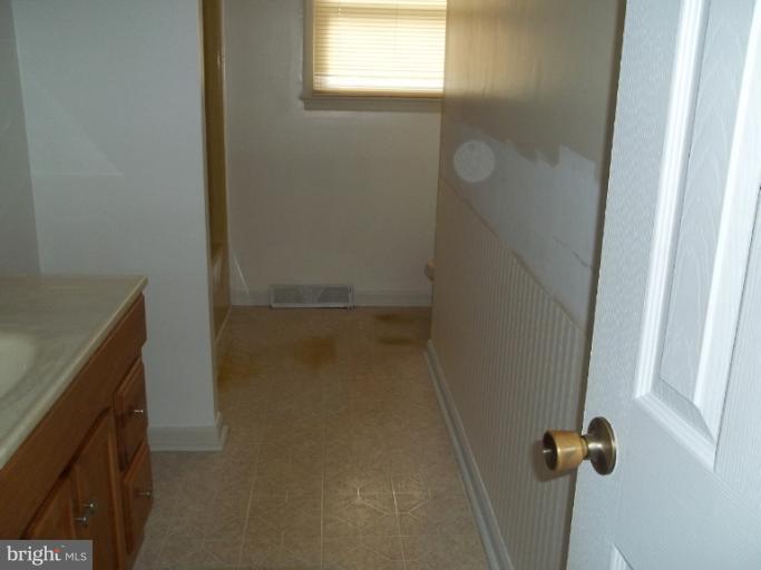 773 Courthouse Road Stafford, VA 22554 - Photo 7 of 19 Bath