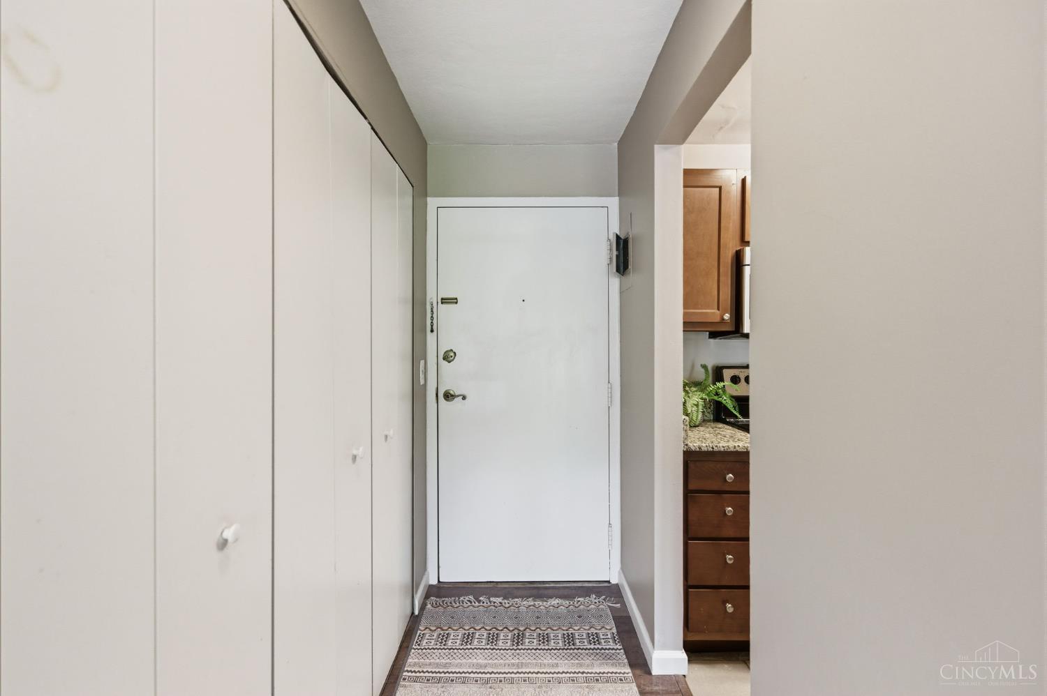 1815 William Howard Taft Road, Unit 502 Cincinnati, OH 45206 - Photo 14 of 28