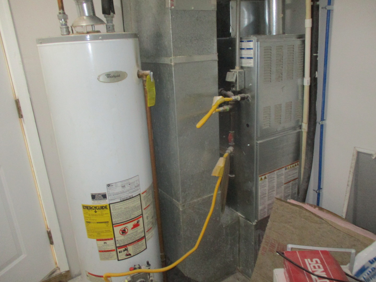 918 West Vine Street Champaign, IL 61821 - Photo 14 of 14 a bathroom with a sink