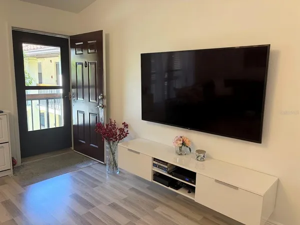$1,500 | 2511 Hammock Court, Unit 2511, Clearwater, FL 33761
