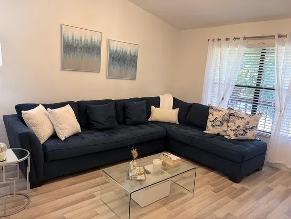 $1,500 | 2511 Hammock Court, Unit 2511, Clearwater, FL 33761