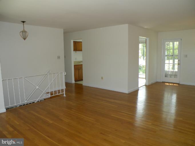 6204 Greeley Boulevard Springfield, VA 22152 - Photo 11 of 16 Living Room
