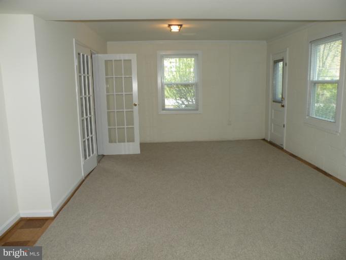 6204 Greeley Boulevard Springfield, VA 22152 - Photo 4 of 16 Family Room