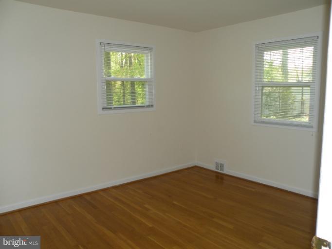 6204 Greeley Boulevard Springfield, VA 22152 - Photo 8 of 16 Bedroom (Master)