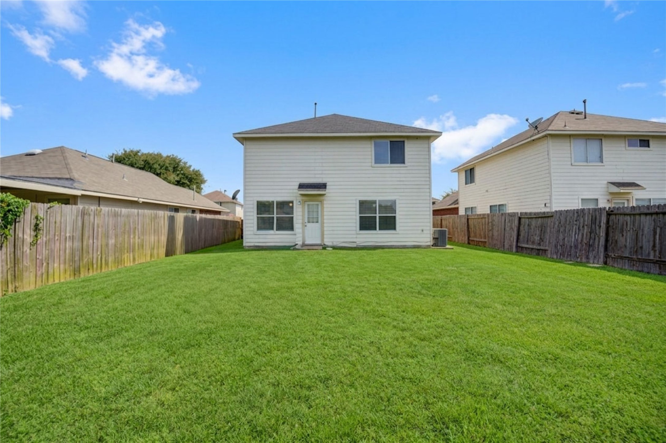 9926 Myrtle Field Lane Houston, TX 77044 - Photo 32 of 34