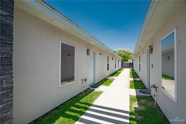 $1,150 | 1704 West Garrison Drive, Unit B, Pharr, TX 78577