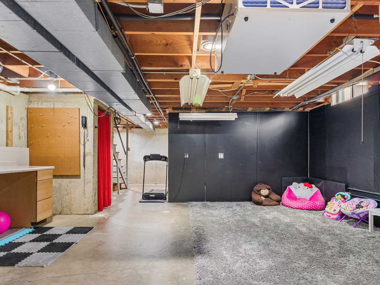 215 Fernwood Road Montgomery, IL 60538 - Photo 18 of 28 a view of a room with storage