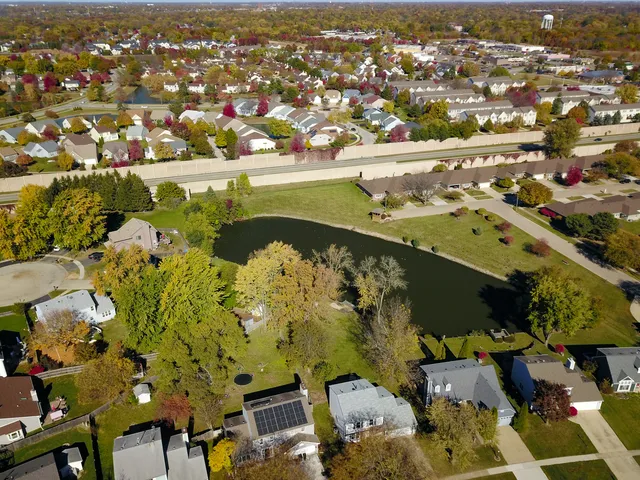 $358,000 | 215 Fernwood Road, Montgomery, IL 60538