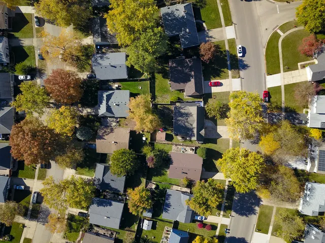 $358,000 | 215 Fernwood Road, Montgomery, IL 60538