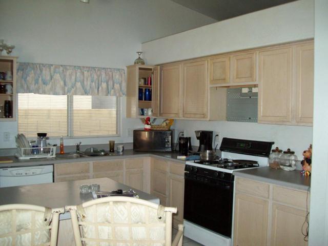 8935 West Monte Vista Road Phoenix, AZ 85037 - Photo 4 of 20 kitchen