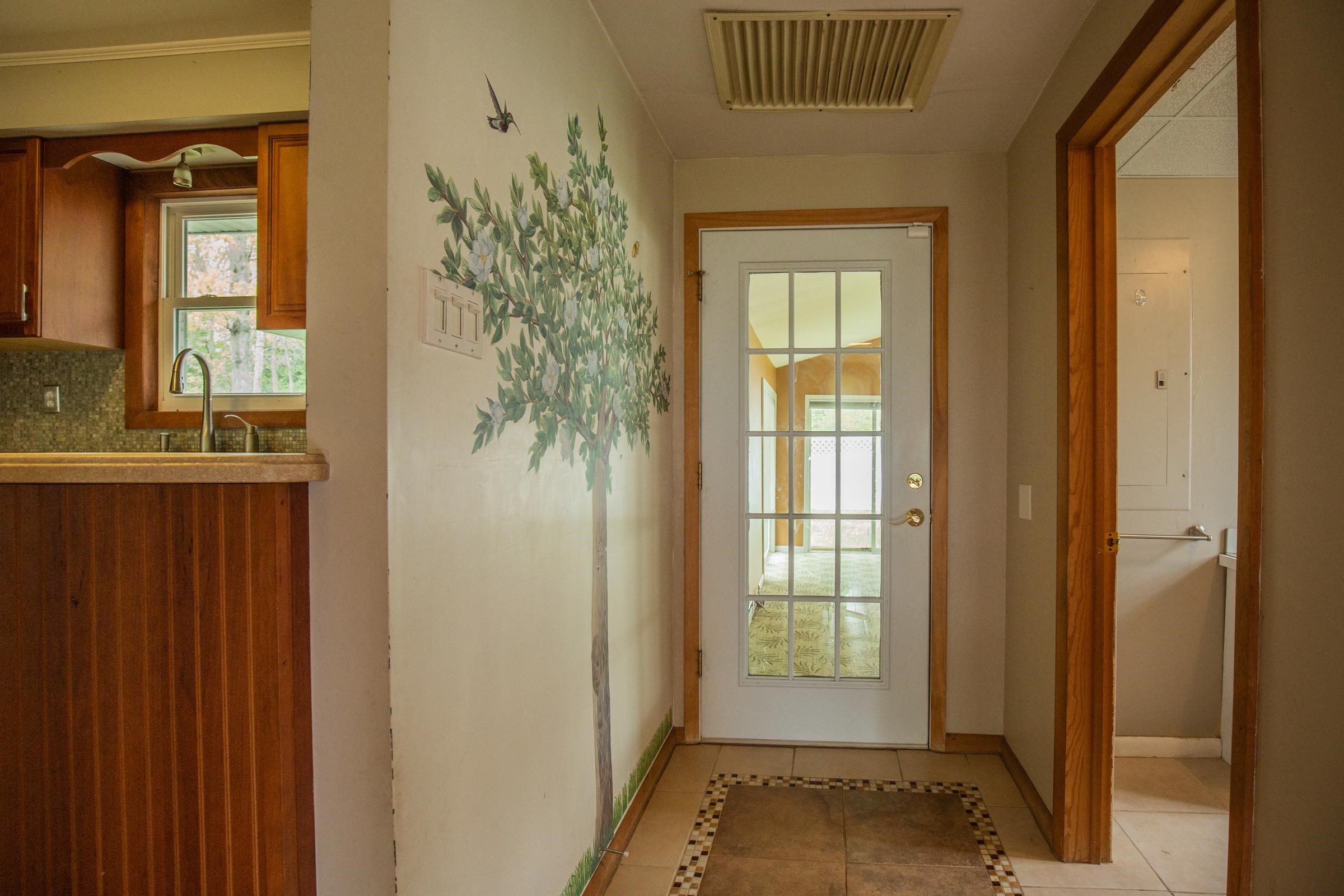 312 Ridge Cape May, NJ 08204 - Photo 16 of 32 a view of an entryway