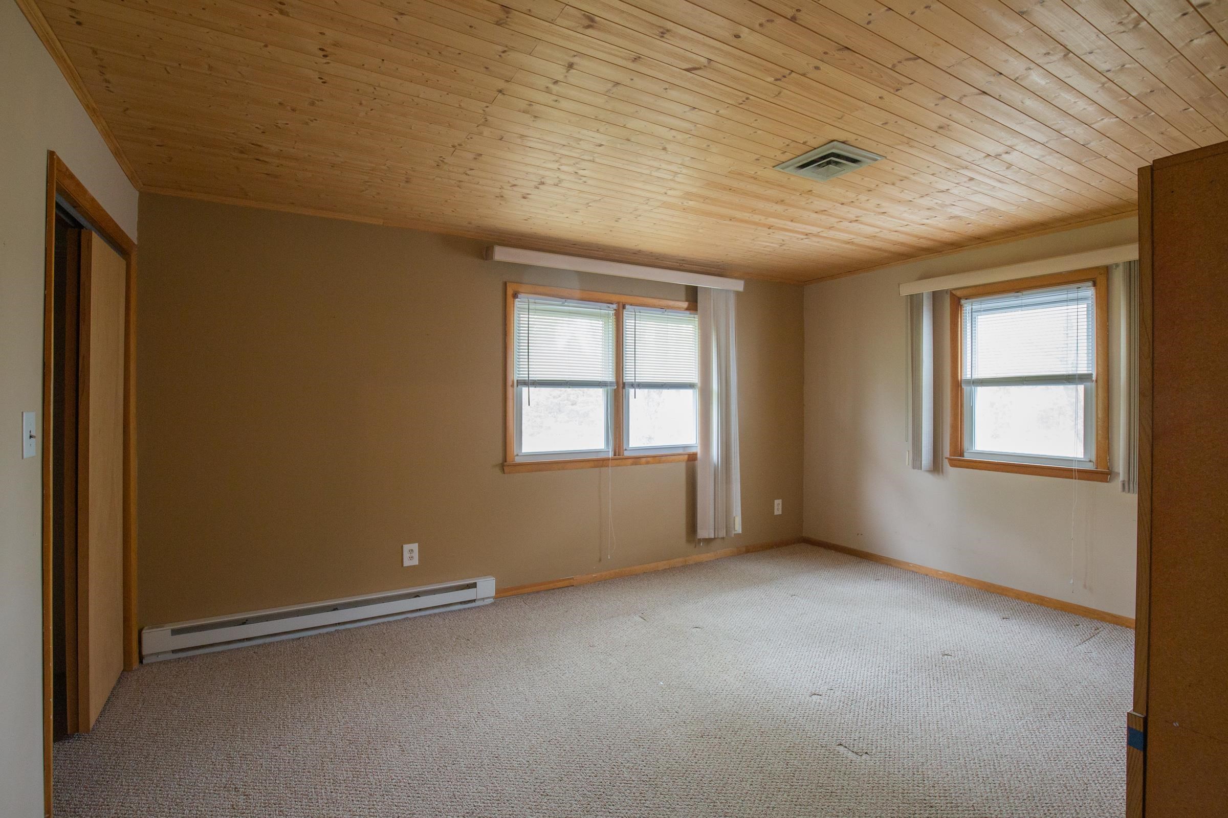 312 Ridge Cape May, NJ 08204 - Photo 19 of 32 an empty room with windows