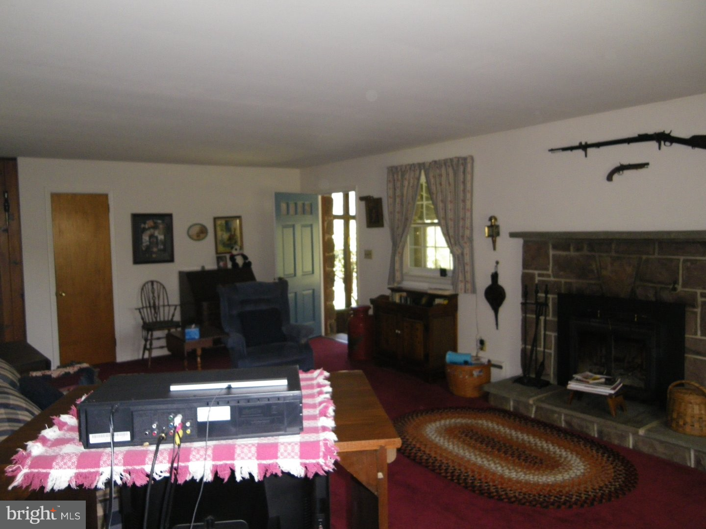 320 Saw Mill Road Pottstown, PA 19465 - Photo 3 of 25
