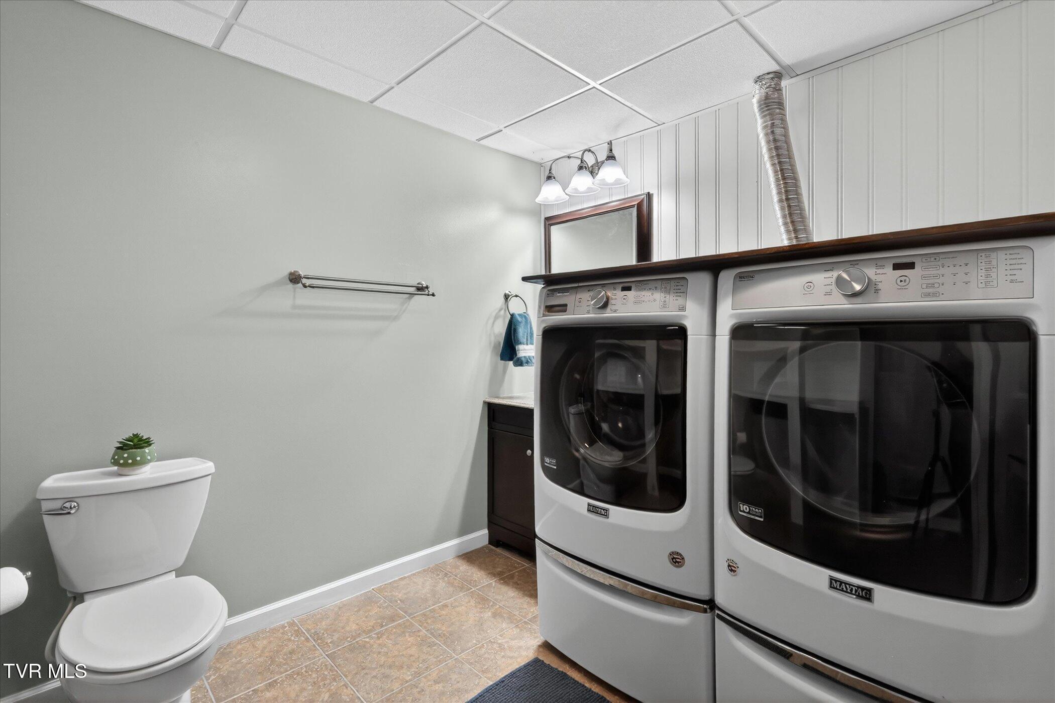 4020 Cooks Inlet Road Kingsport, TN 37664 - Photo 24 of 28 32-4020-Cooks-Inlet-Road-WindowStill