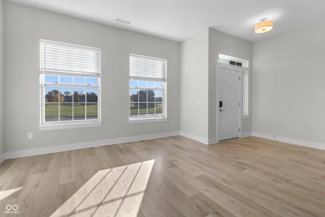 $2,575 | 812 Kinzer Avenue, Carmel, IN 46032