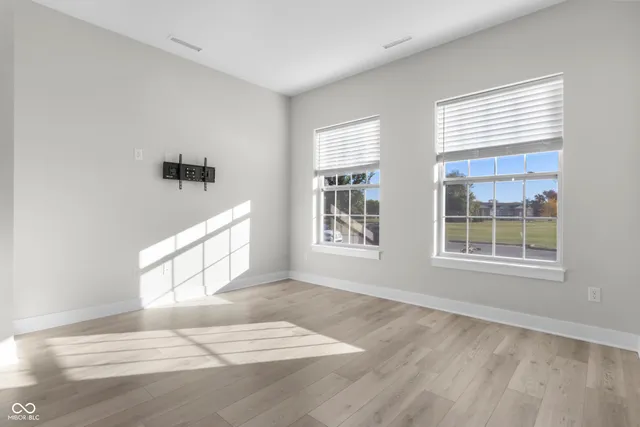 $2,575 | 812 Kinzer Avenue, Carmel, IN 46032