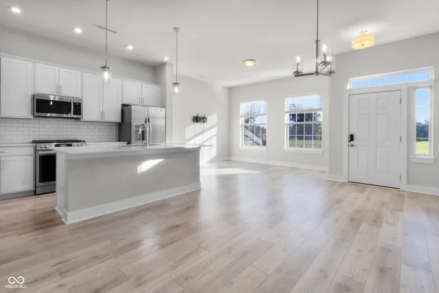 $2,575 | 812 Kinzer Avenue, Carmel, IN 46032