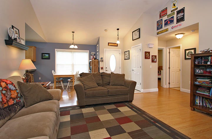 651 Rowan Road White Sulphur Springs, WV 24986 - Photo 10 of 31 Gallery Image 10