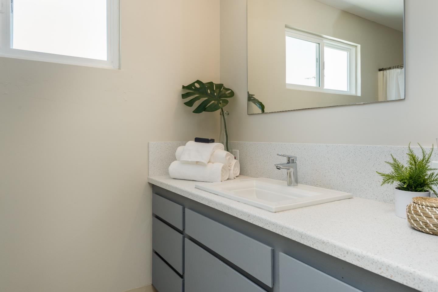 3476 Greer Road Palo Alto, CA 94303 - Photo 26 of 32 Gallery Image 26